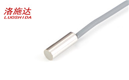 D6.5超短型電感式接近開關出線式