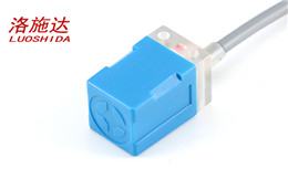 Q17藍(lán)色方形電感式接近開關(guān)