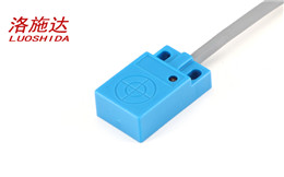 Q18C方形電感式接近開關(guān)