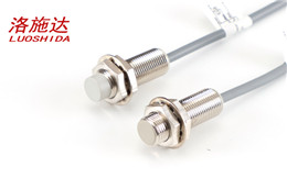 M12-35mm圓柱標準型接近開關出線式