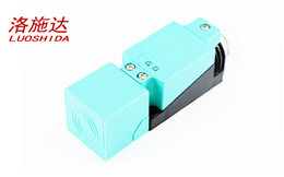 Q40模擬量電壓輸出 出線式接近開關(guān)